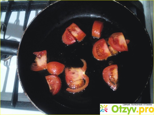 Омлет на сковороде с помидорами - по шагово, много фото фото6