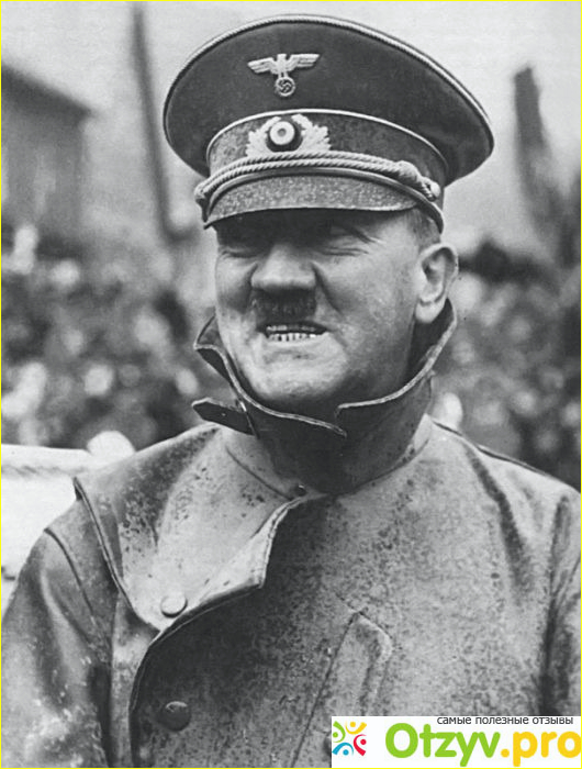 Густав Веллер - один из самых схожих двойников Гитлера. 